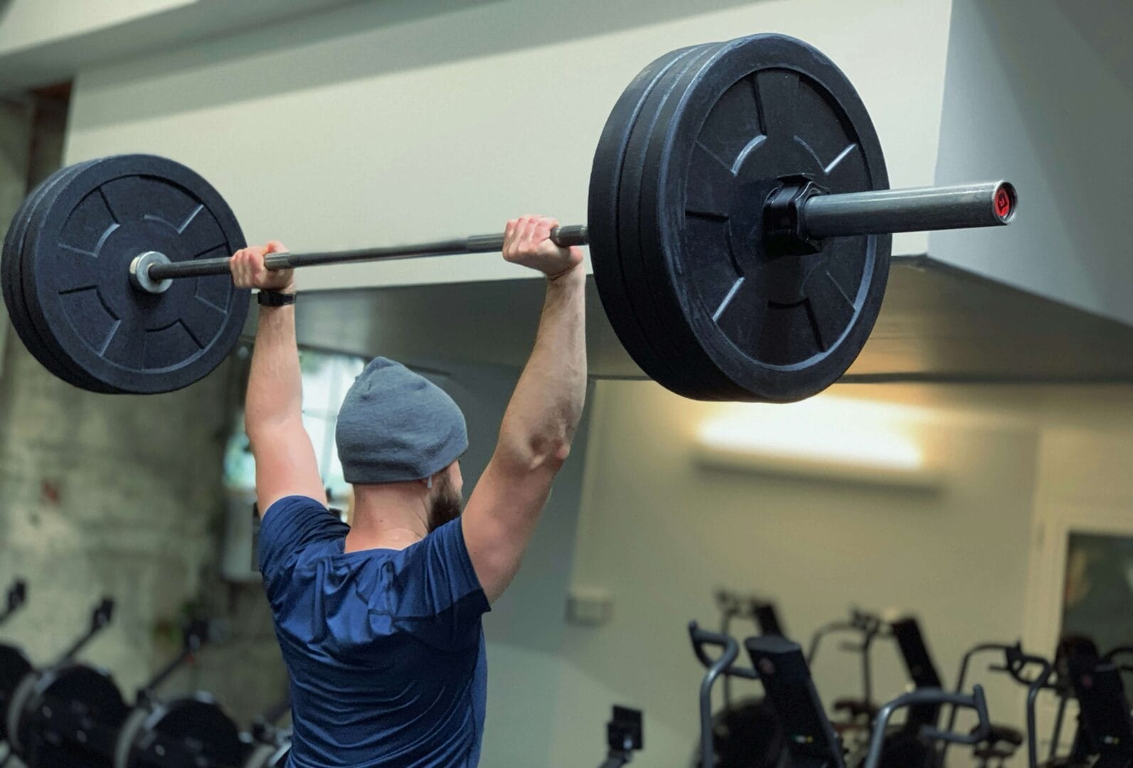 Weight lifting in a fitness studio